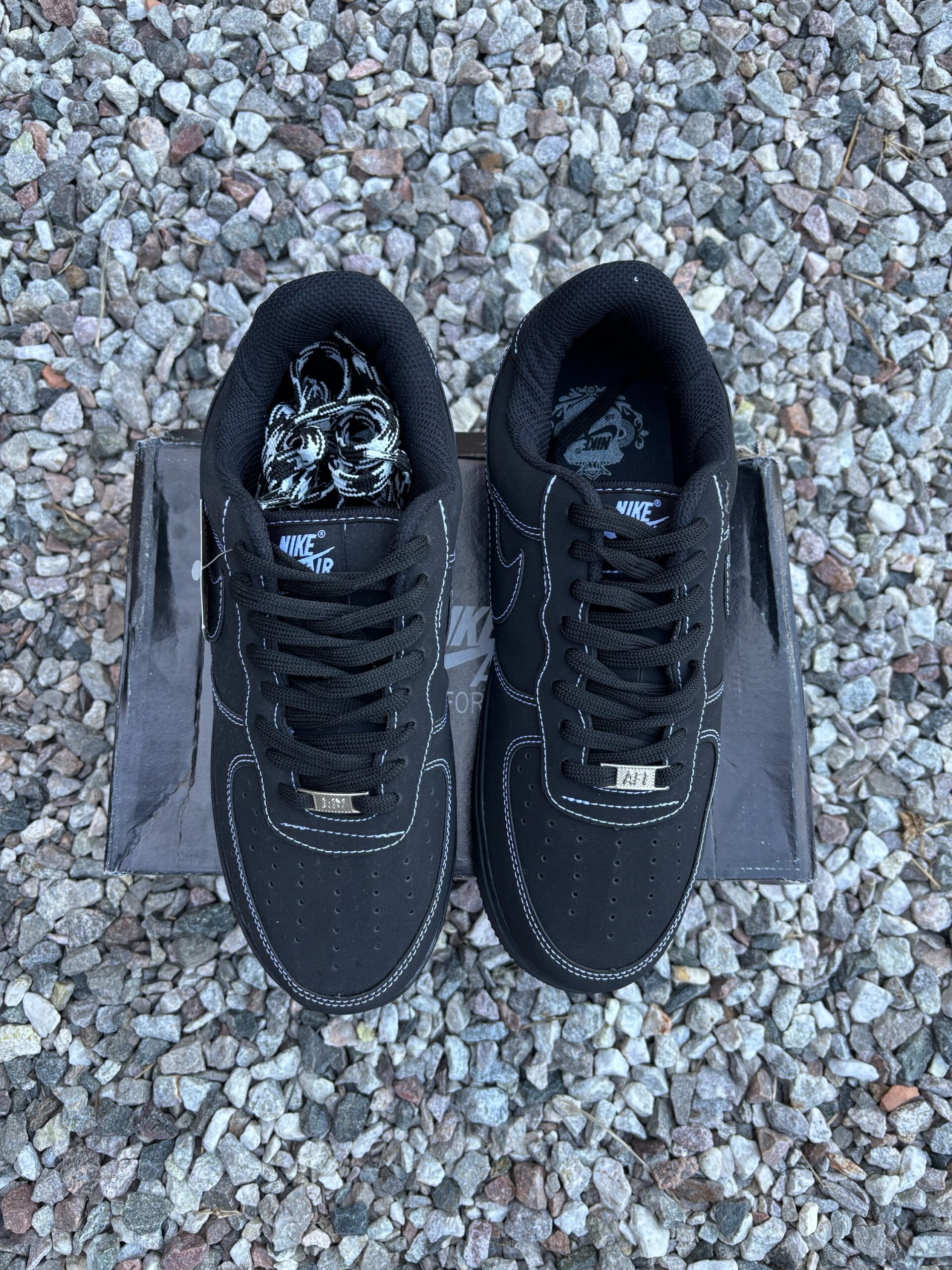 NIKE AIR FORCE COSTURA - Imagen 3