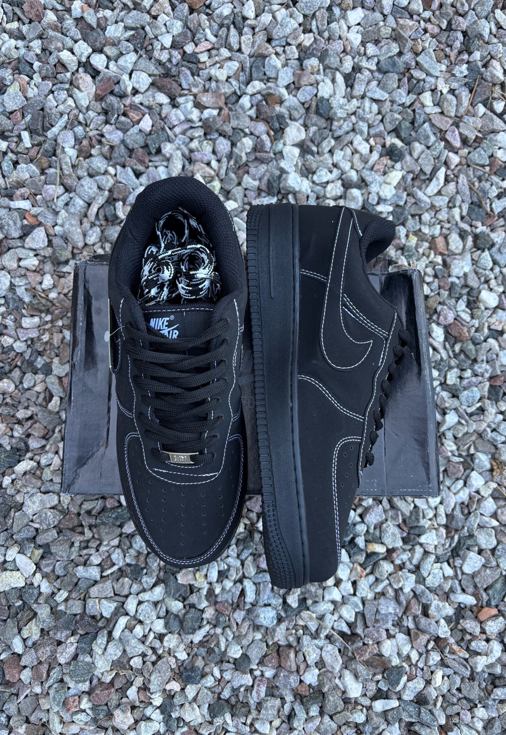 NIKE AIR FORCE COSTURA - Imagen 2