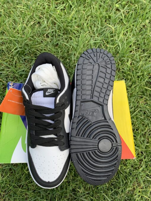 NIKE SB DUNK LOW PANDA - Imagen 2