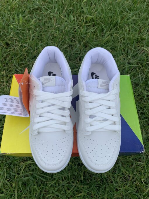 NIKE DUNK TRIPLE WHITE
