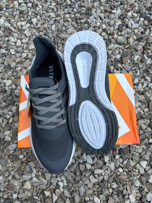 ULTRABOOST GRIS - Imagen 3