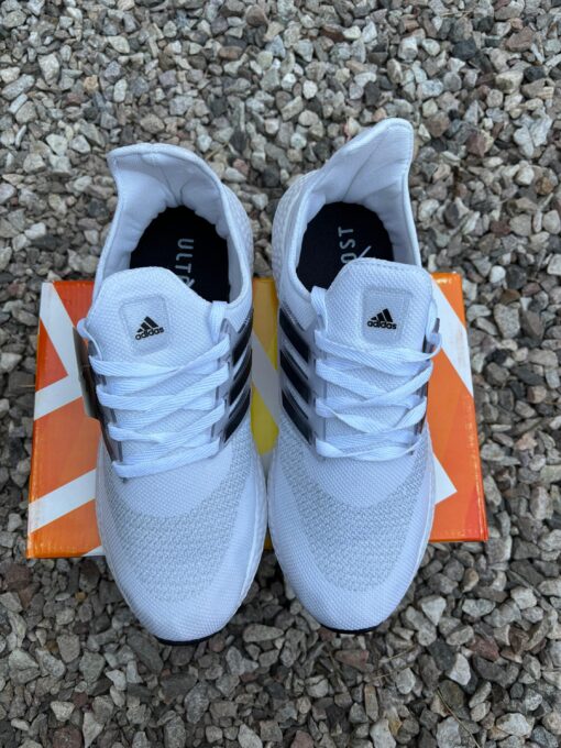 ULTRABOOST BLANCAS - Imagen 3