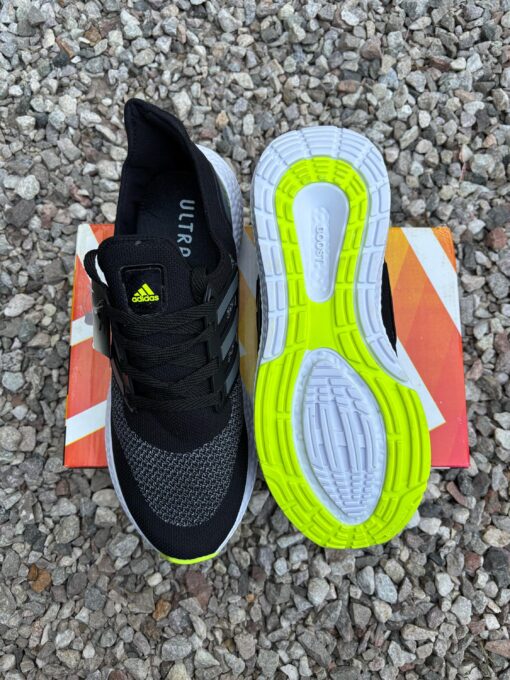 ULTRABOOST NEGRO/VERDE - Imagen 2