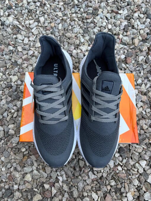 ULTRABOOST GRIS - Imagen 2