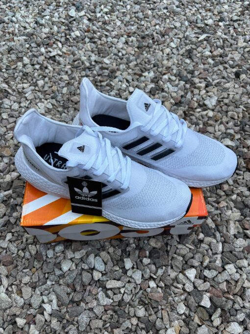 ULTRABOOST BLANCAS - Imagen 4