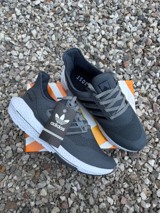 ULTRABOOST GRIS