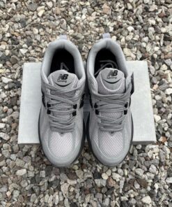 NEW BALANCE 1906 GRIS
