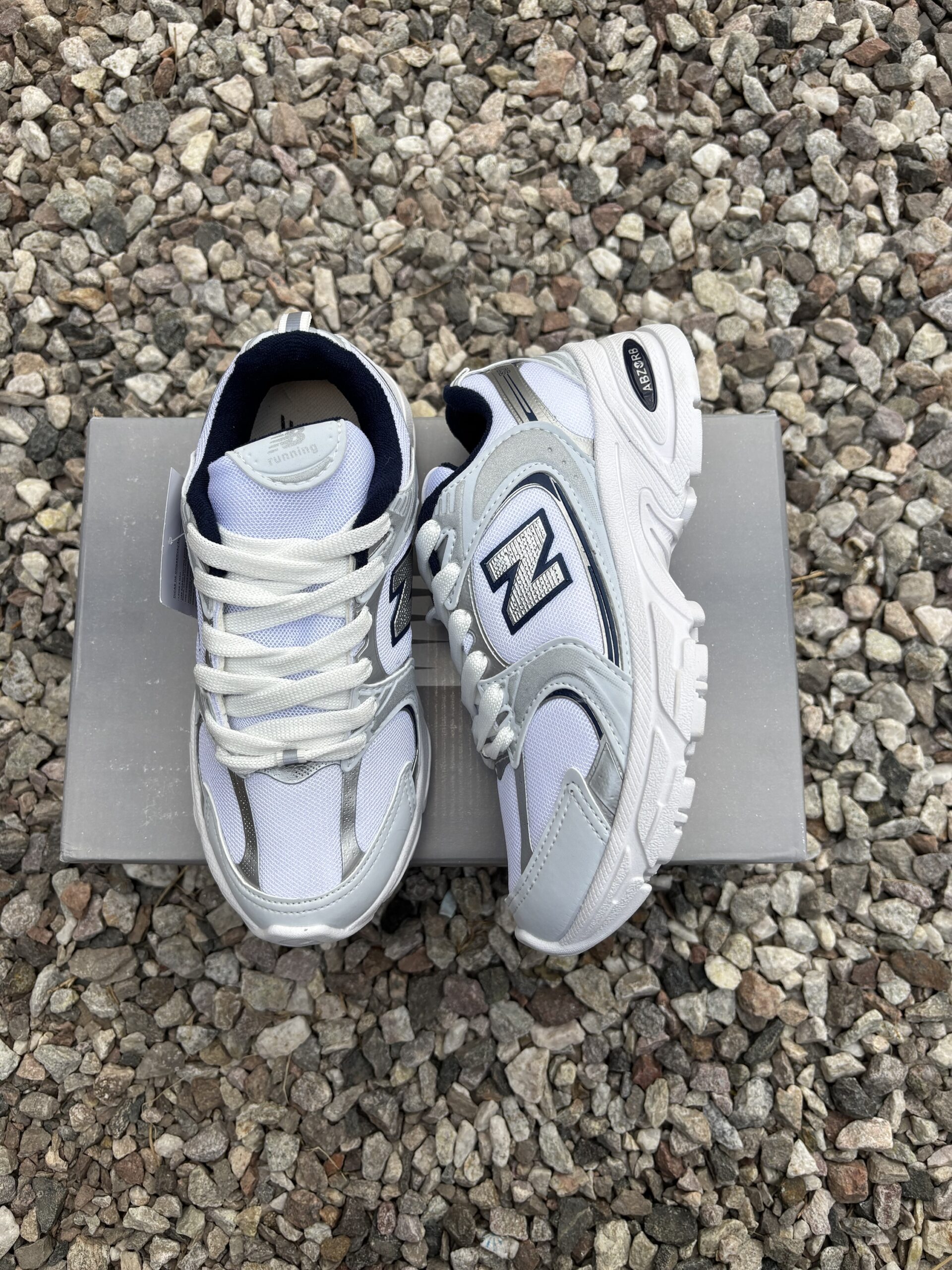 NEW BALANCE 530 BLANCA - Imagen 2