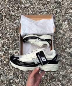NEW BALANCE 1000